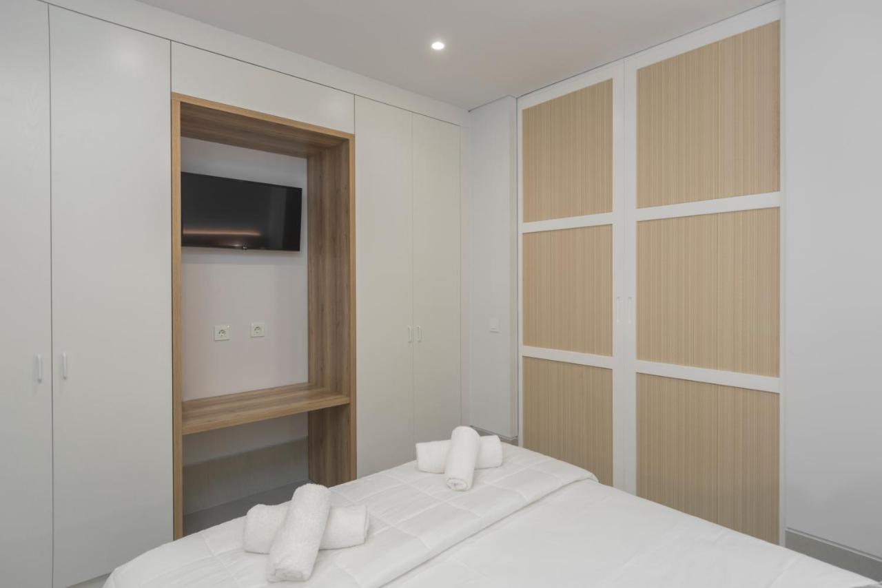 Lazaros Aparthotel