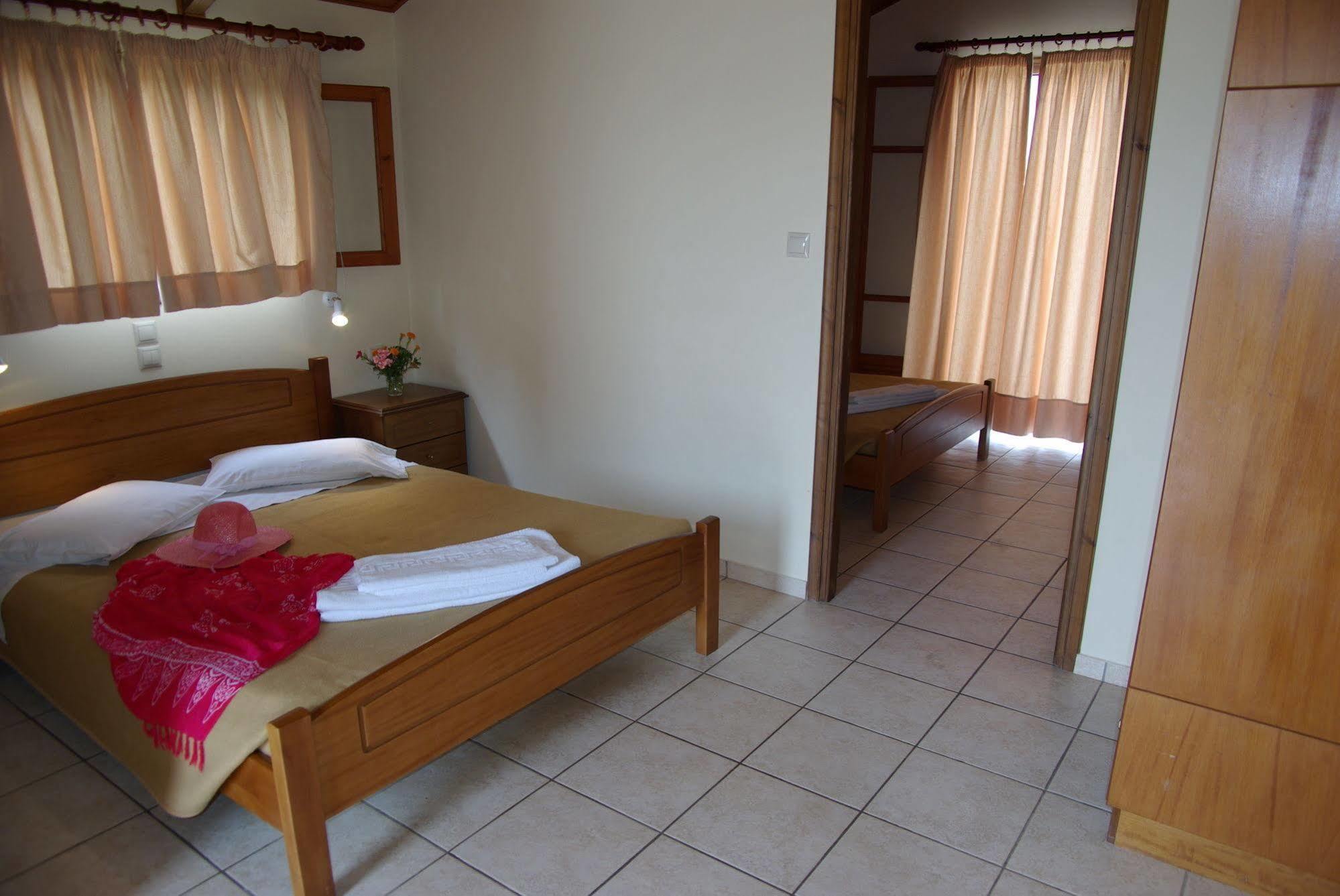 Aparthotel Lazaros Planos