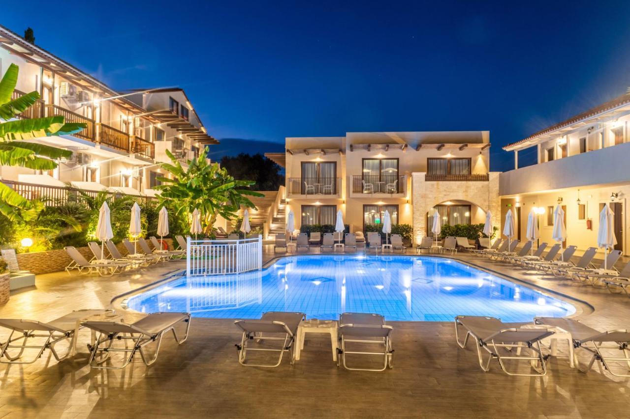 Aparthotel Lazaros
