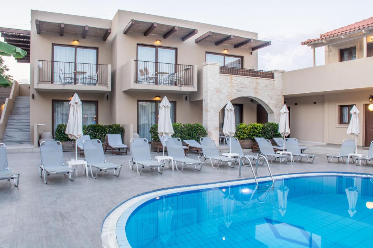 Aparthotel Lazaros